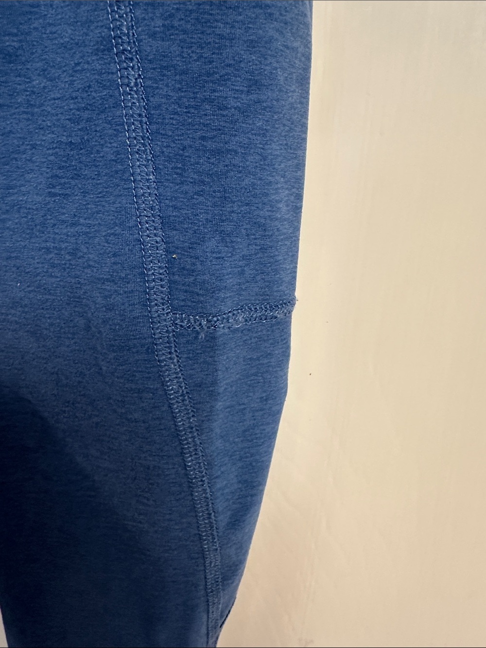 Beyond Yoga Heathered Blue Capri Leggings with Yellow Logo - Picture 8 of 8
